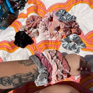 16 scrunchies hair accessories